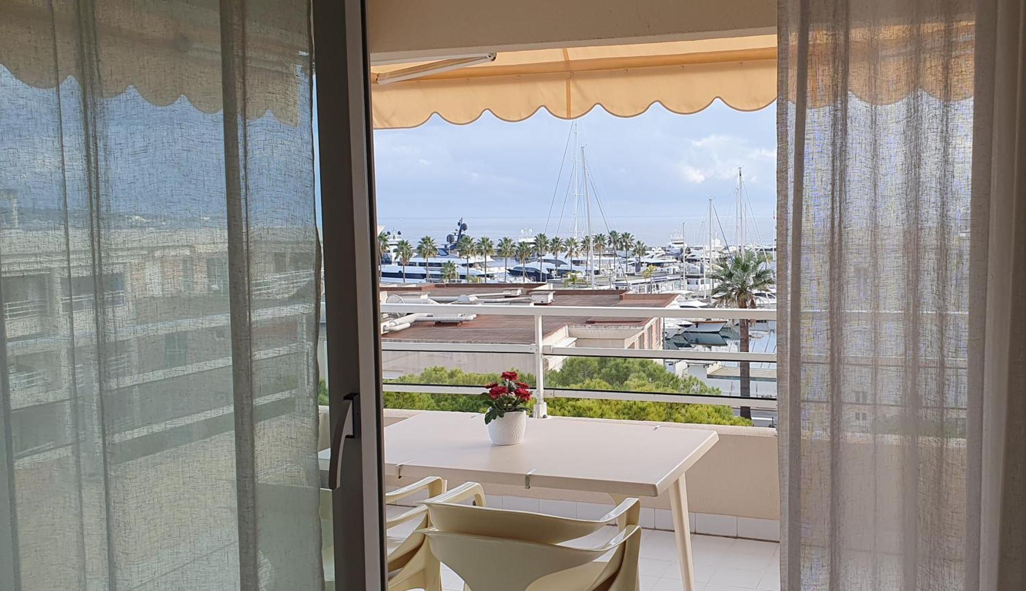 Standing Vue Entre Cannes Et Antibes *